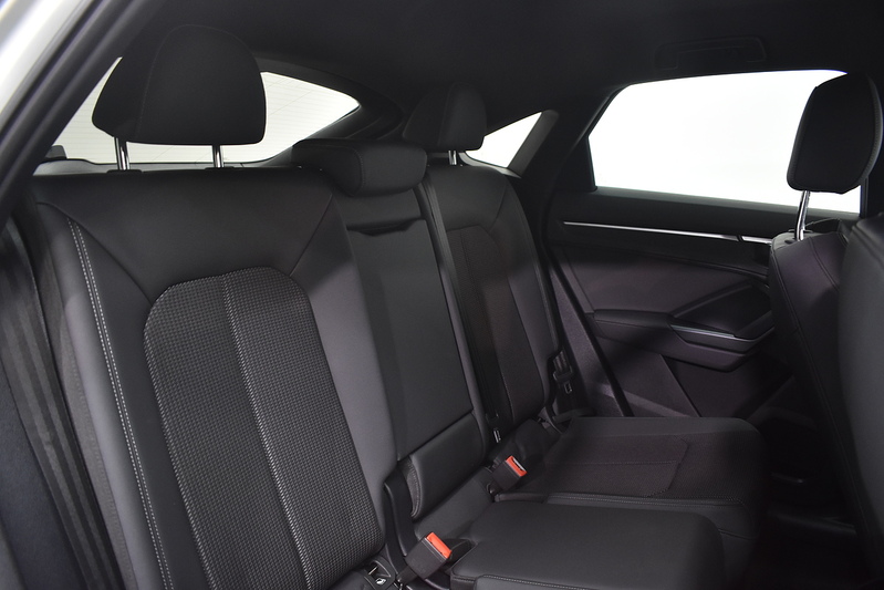 Audi Q3 TFSI CoD S line - U6300
