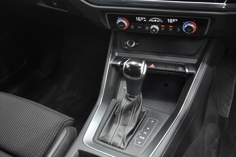 Audi Q3 TFSI CoD S line - U6300
