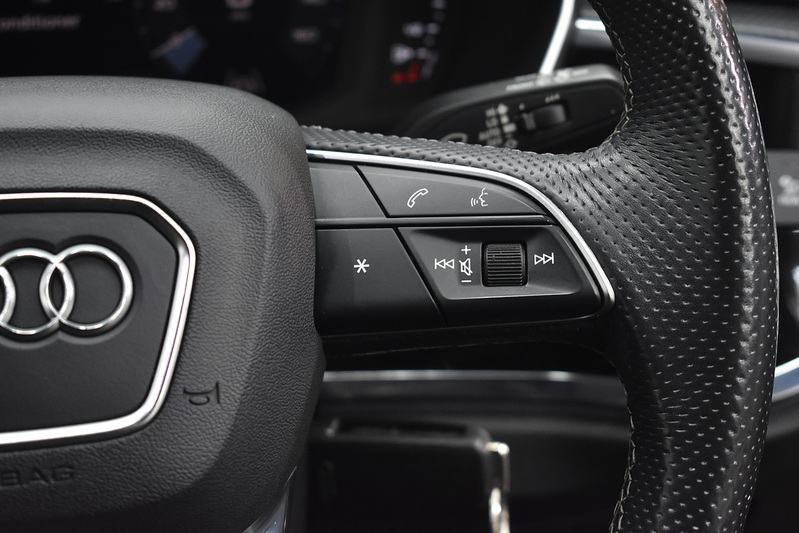 Audi Q3 TFSI CoD S line - U6300