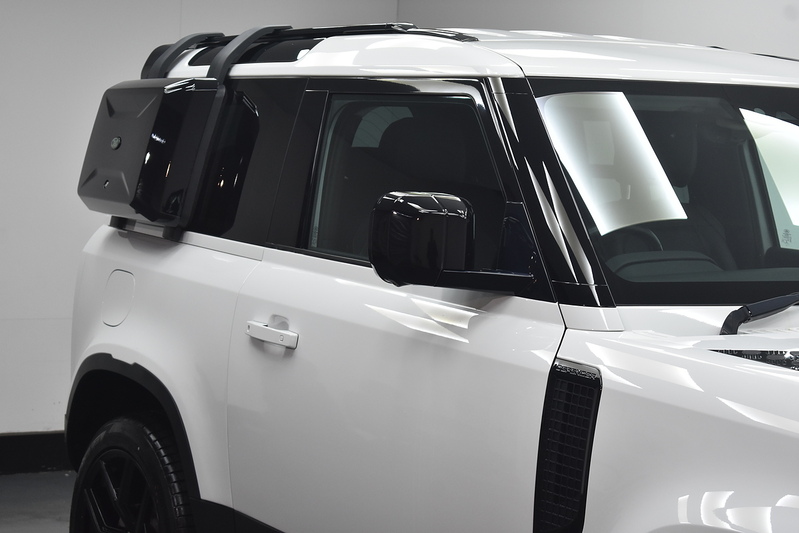Land Rover Defender 90 D200 MHEV S - U6305
