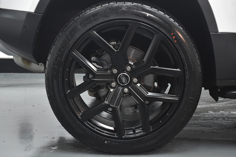 Land Rover Defender 90 D200 MHEV S - U6305