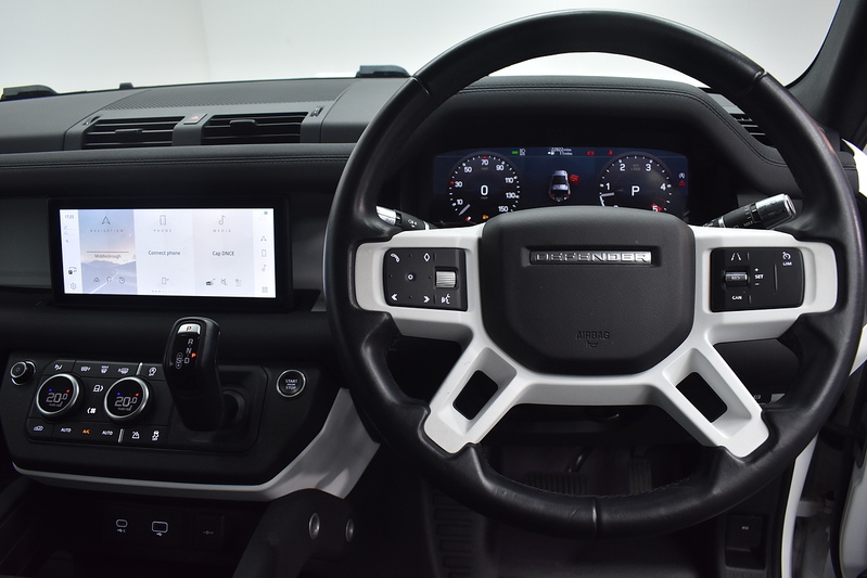 Land Rover Defender 90 D200 MHEV S - U6305