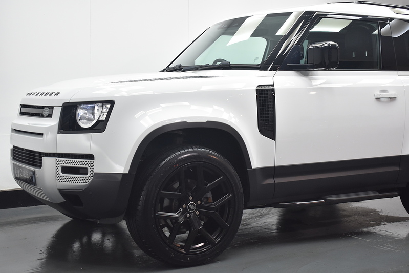 Land Rover Defender 90 D200 MHEV S - U6305