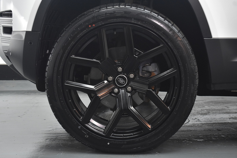 Land Rover Defender 90 D200 MHEV S - U6305