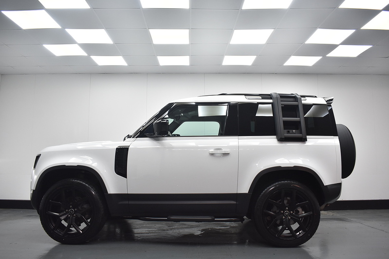 Land Rover Defender 90 D200 MHEV S - U6305