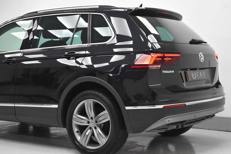Volkswagen Tiguan TDI SEL - U6310