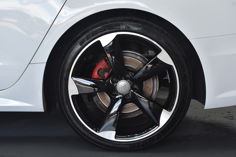 Audi A6 Avant TDI ultra Black Edition - U6312