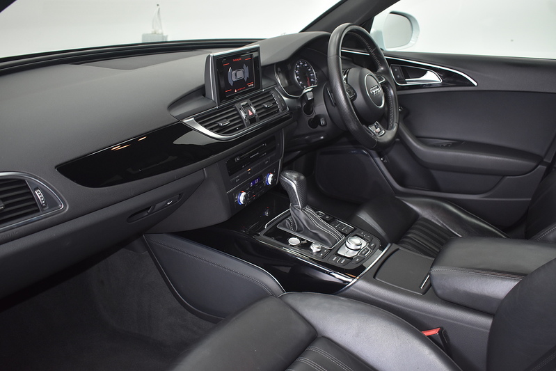 Audi A6 Avant TDI ultra Black Edition - U6312