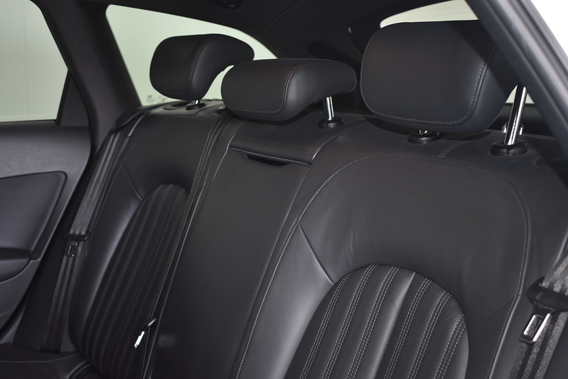 Audi A6 Avant TDI ultra Black Edition - U6312