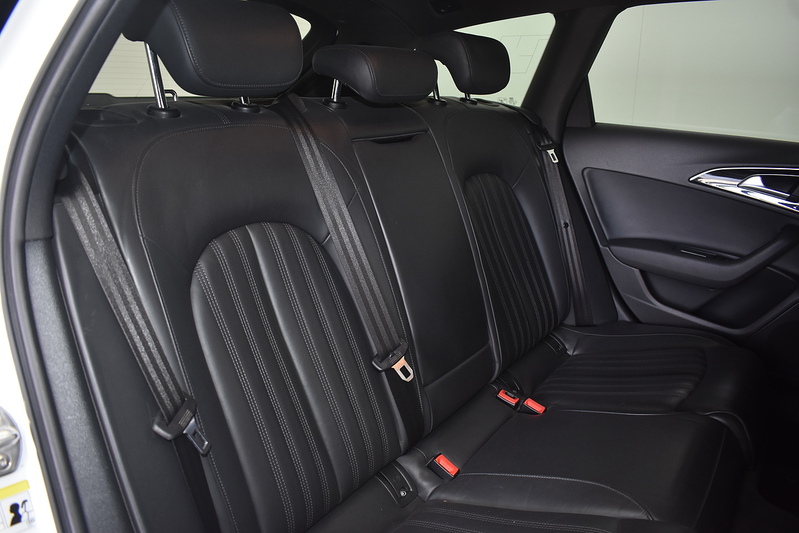 Audi A6 Avant TDI ultra Black Edition - U6312