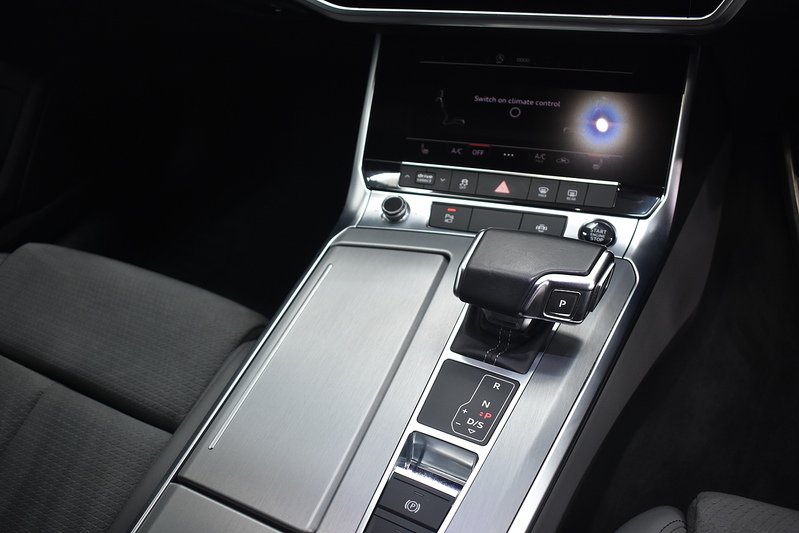 Audi A6 Avant TFSI S line - U6318