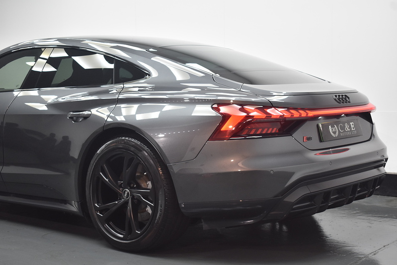 Audi e-tron GT  - U6322