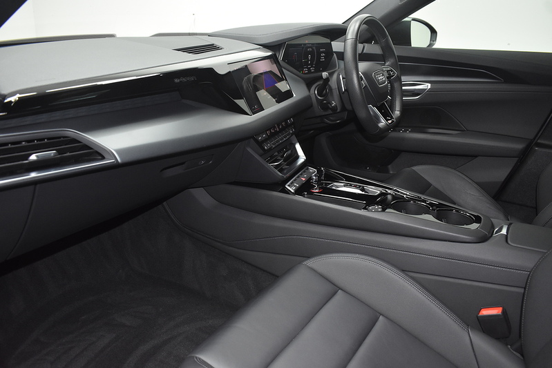 Audi e-tron GT  - U6322