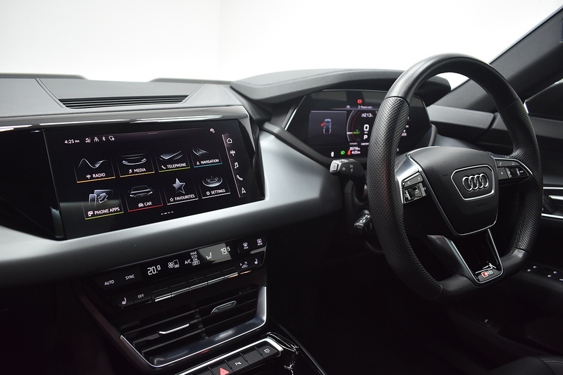 Audi e-tron GT  - U6322
