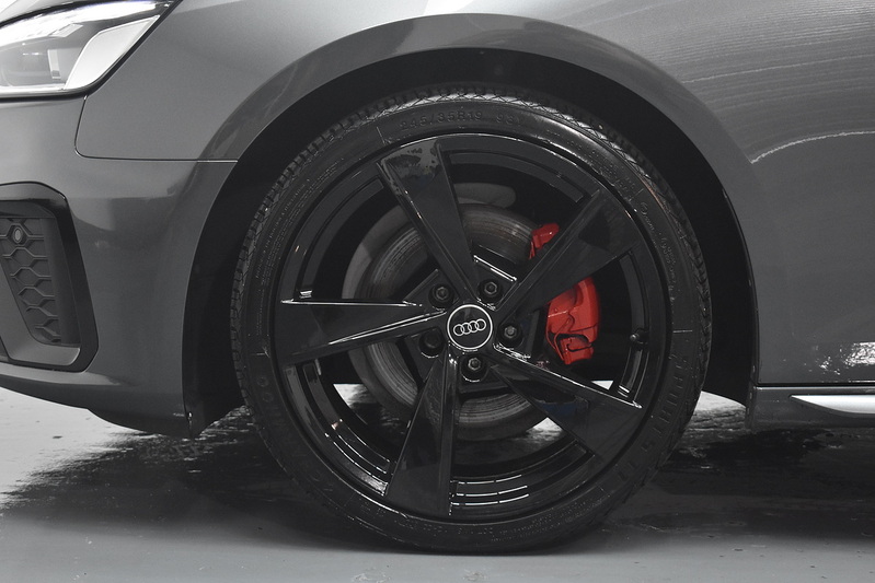 Audi A4 TFSI S line - U6327