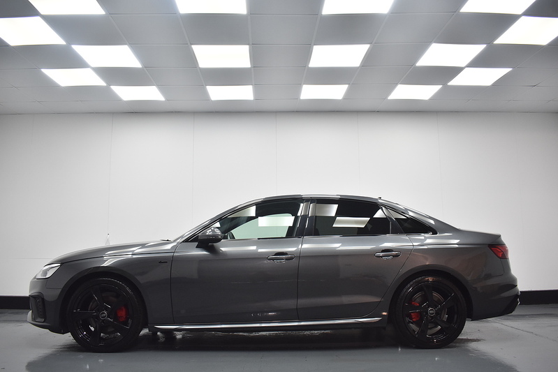 Audi A4 TFSI S line - U6327