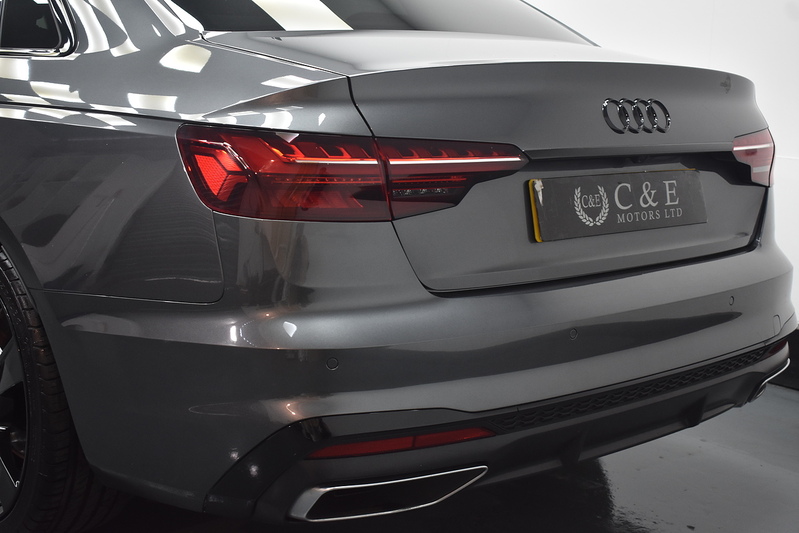 Audi A4 TFSI S line - U6327