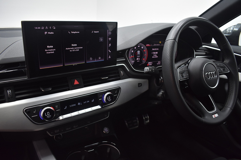 Audi A4 TFSI S line - U6327