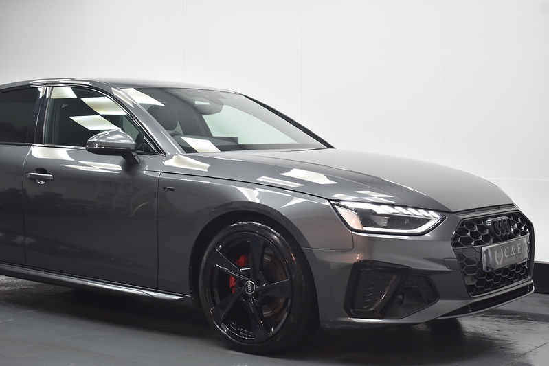 Audi A4 TFSI S line - U6327