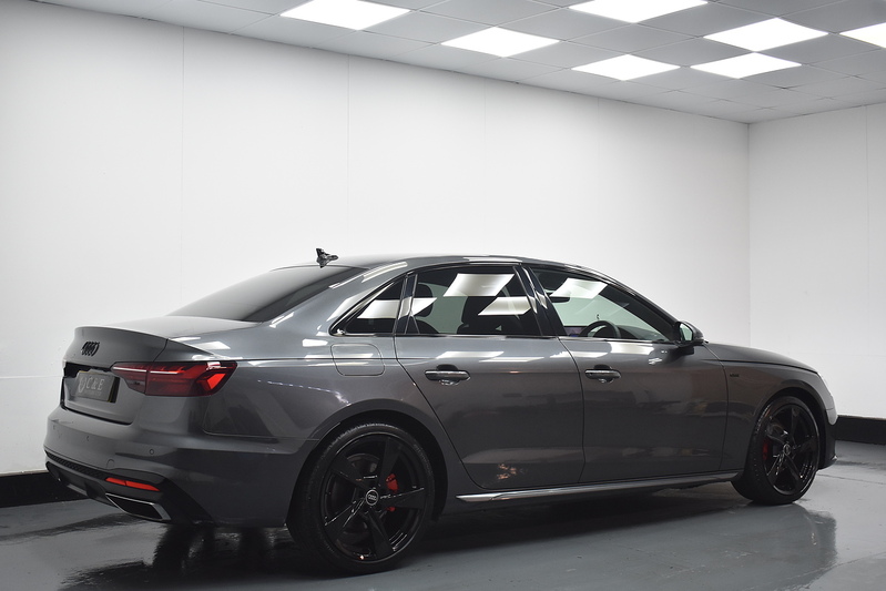 Audi A4 TFSI S line - U6327