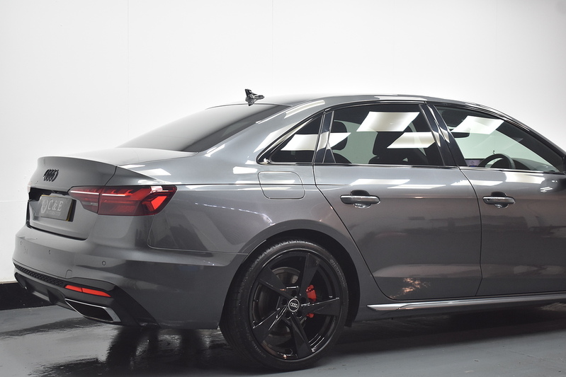 Audi A4 TFSI S line - U6327
