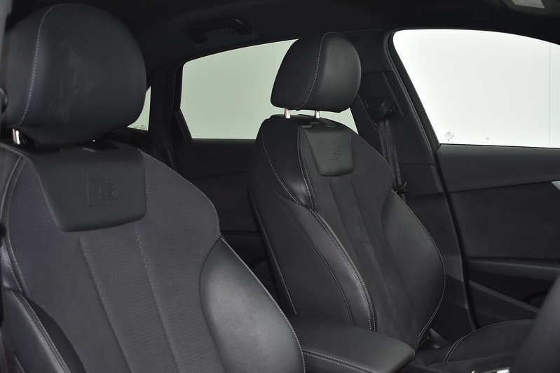 Audi A4 TFSI S line - U6327