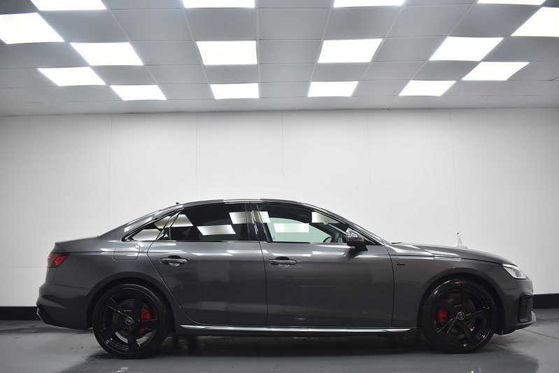 Audi A4 TFSI S line - U6328
