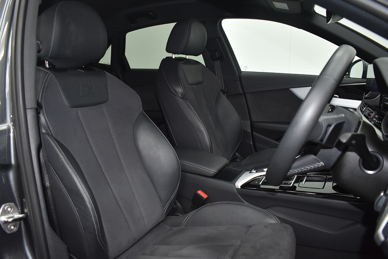 Audi A4 TFSI S line - U6328