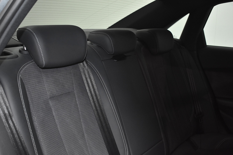 Audi A4 TFSI S line - U6328