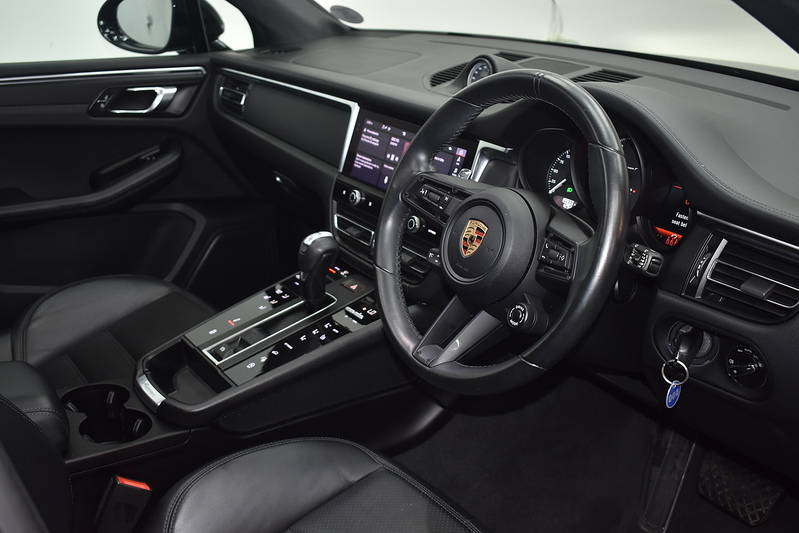 Porsche Macan T T - U6329