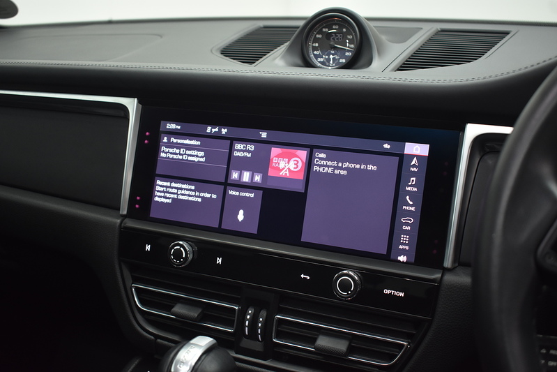 Porsche Macan T T - U6329