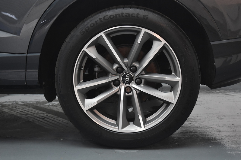 Audi Q3 TFSI CoD Black Edition - U6333