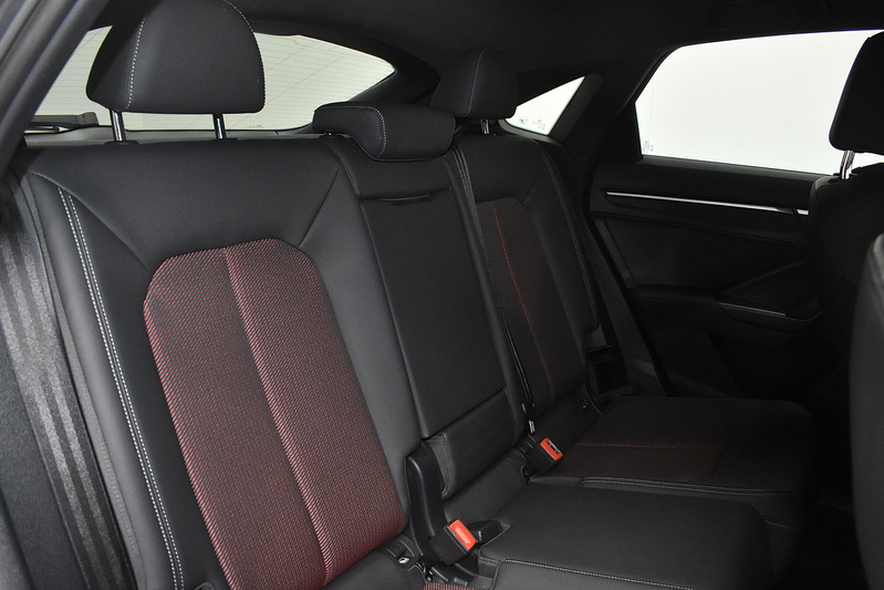 Audi Q3 TFSI CoD Black Edition - U6333