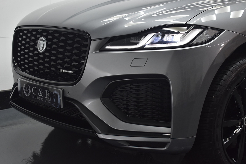 Jaguar F-PACE D200 MHEV R-Dynamic SE Black - U6340