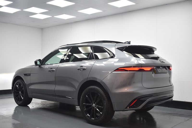 Jaguar F-PACE D200 MHEV R-Dynamic SE Black - U6340