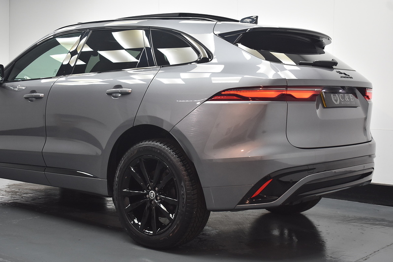 Jaguar F-PACE D200 MHEV R-Dynamic SE Black - U6340