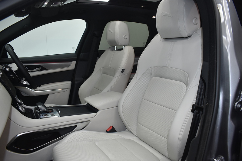 Jaguar F-PACE D200 MHEV R-Dynamic SE Black - U6340