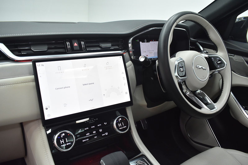 Jaguar F-PACE D200 MHEV R-Dynamic SE Black - U6340