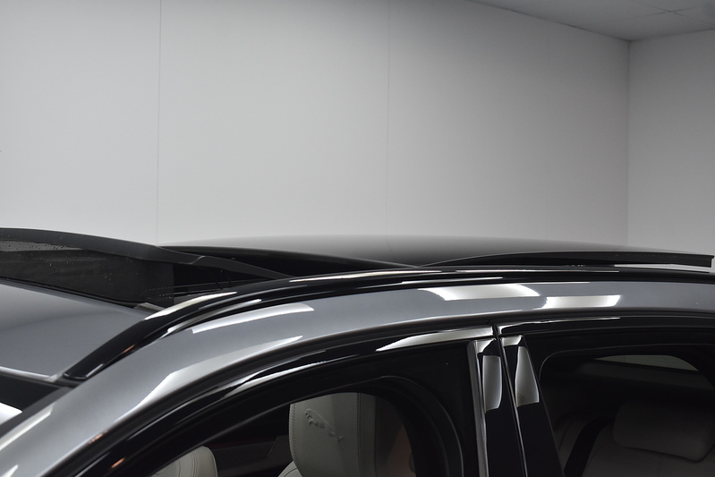 Jaguar F-PACE D200 MHEV R-Dynamic SE Black - U6340