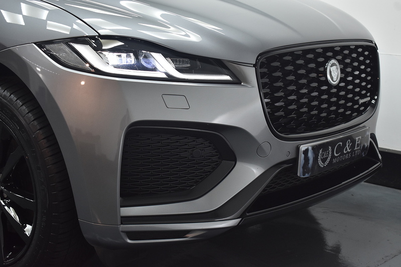 Jaguar F-PACE D200 MHEV R-Dynamic SE Black - U6340