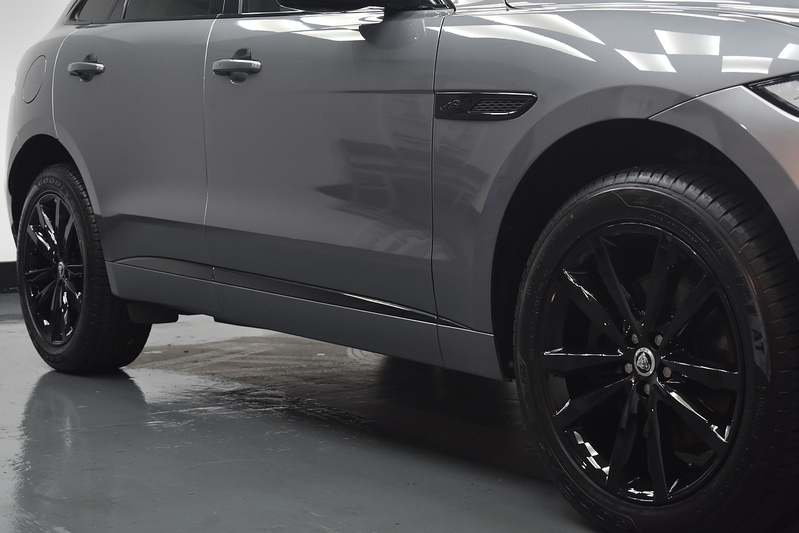 Jaguar F-PACE D200 MHEV R-Dynamic SE Black - U6340