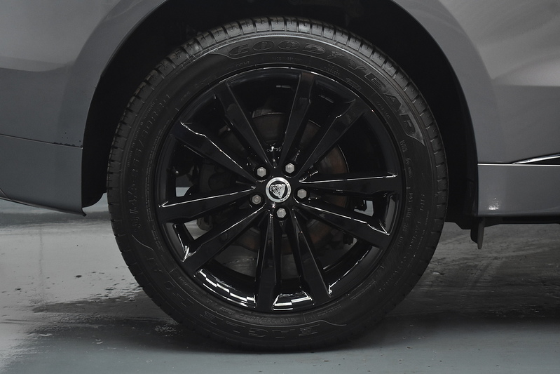 Jaguar F-PACE D200 MHEV R-Dynamic SE Black - U6340