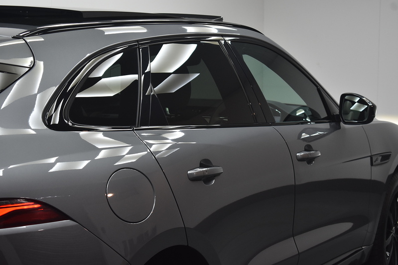 Jaguar F-PACE D200 MHEV R-Dynamic SE Black - U6340