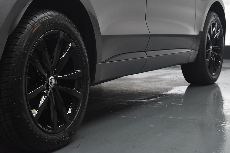 Jaguar F-PACE D200 MHEV R-Dynamic SE Black - U6340
