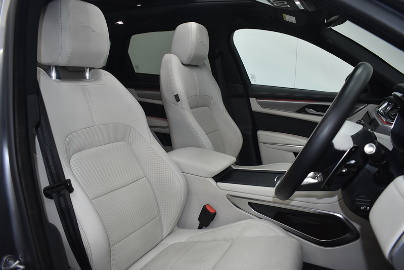 Jaguar F-PACE D200 MHEV R-Dynamic SE Black - U6340