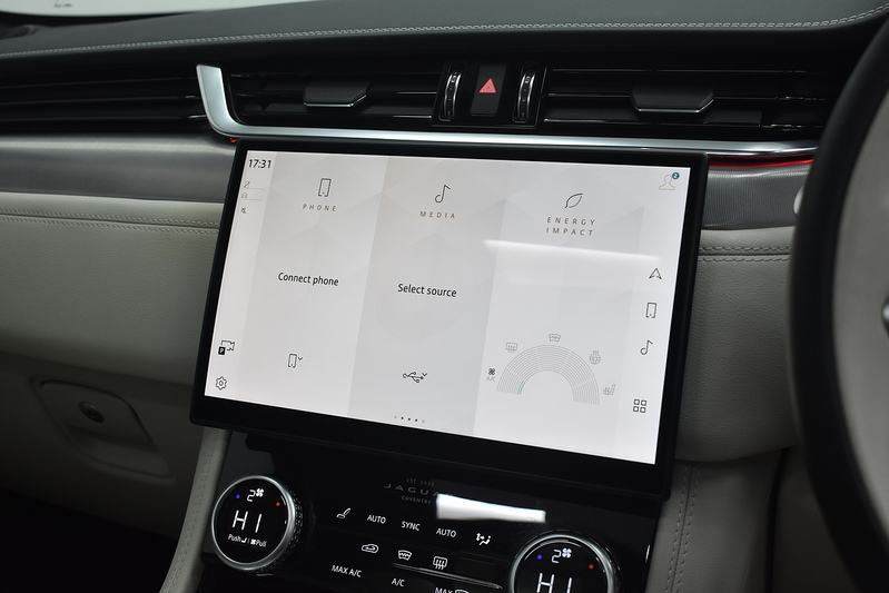 Jaguar F-PACE D200 MHEV R-Dynamic SE Black - U6340