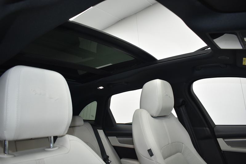 Jaguar F-PACE D200 MHEV R-Dynamic SE Black - U6340