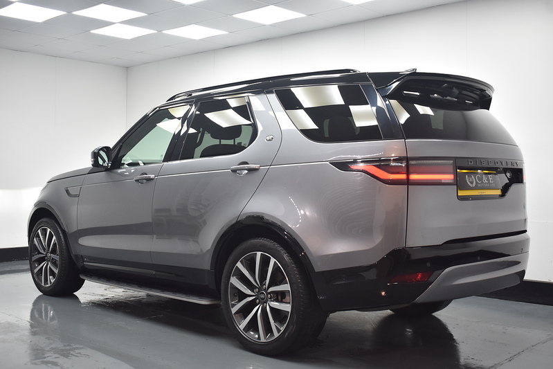 Land Rover Discovery D250 MHEV R-Dynamic SE - U6341