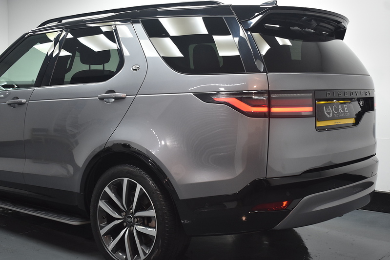 Land Rover Discovery D250 MHEV R-Dynamic SE - U6341
