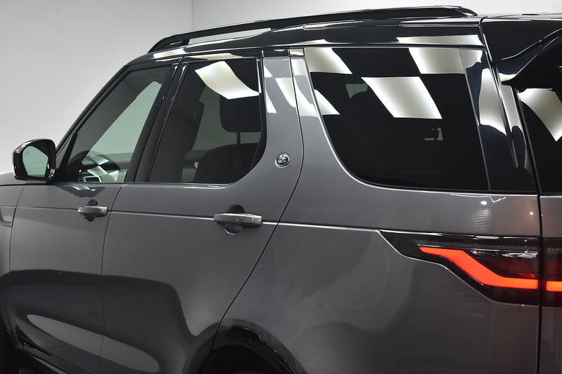 Land Rover Discovery D250 MHEV R-Dynamic SE - U6341
